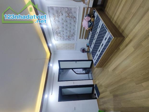 Xuân Thuỷ, Cầu Giấy 35m2 x 5T, Nhà Đẹp, Gần Phố, 6.6 tỷ. - 2