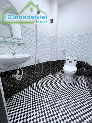 BÁN NHÀ MẶT TIỀN ĐƯỜNG KINH DOANH THỚI TAM THÔN 10, THỚI TAM THÔN, HÓC MÔN - 5