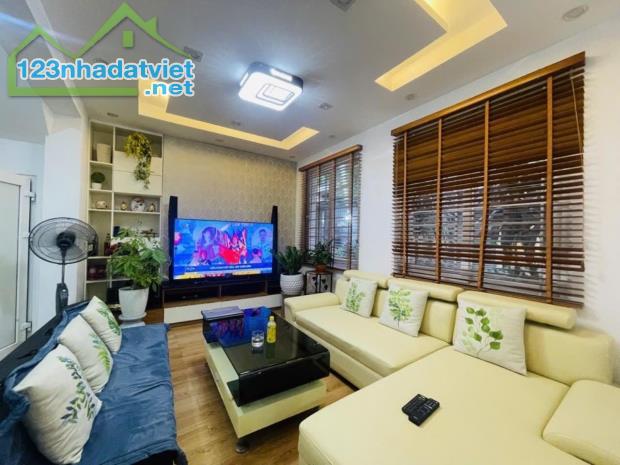 NHÀ ĐỐNG ĐA ĐƯỜNG LA THÀNH, DIỆN TÍCH 74M, MT 9,6M, Ô TÔ 7 CHỖ VÀO NHÀ, SAU QH CÁCH MP 5M - 3