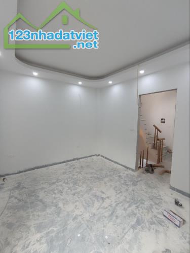 Căn lô góc 42m2x3T, Oto đỗ, gần chợ Đông La, 7 phút Penika Tố Hữu - 2