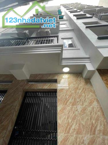 BÁN NHÀ DÒNG TIỀN 200TR/THÁNG, 38 PHÒNG, KD, PHỐ TRIỀU KHÚC - THANH TRÌ: 105M, 9T, MT: 6M - 1