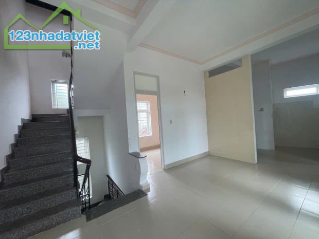 Nhà mặt tiền Lịch Đợi - phường Đúc - TP Huế kinh doanh Homestay, nhà nghỉ giá nhỉnh 3 Tỷ