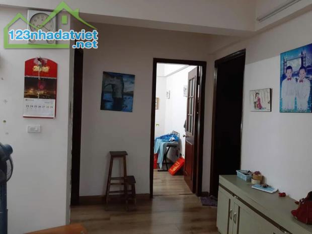Bán căn hộ Việt Hưng-Long Biên-97m 3n2wc full đồ view thoáng-giá 4.25 tỷ (thương lượng)
