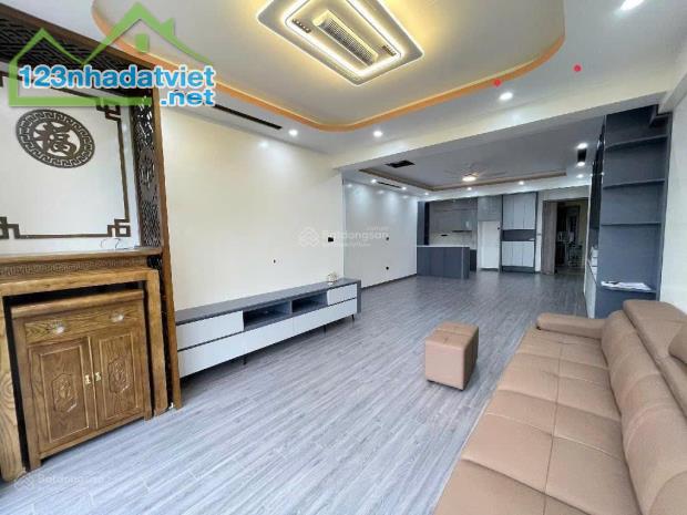 Bán căn hộ chung cư Việt Hưng Long Biên DT130m2 giá 5 tỷ 66 lô góc view đẹp nội thất xịn - 1