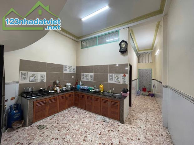 Bán nhà riêng 125m2 Ba Đình 3 tầng 7 pn phường 10 quận 8 chỉ giá 11,5 tỷ