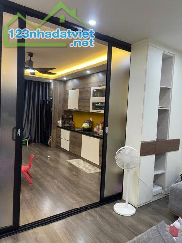 CHO THUÊ MBKD MẶT NGÕ VŨ HỮU 5 TẦNG, 52M2, MT 4.5 M, 3 NGỦ, 4 WC, GIÁ 32 TRIỆU - 3