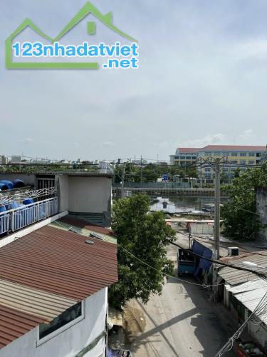 Lô góc 2 Mặt tiền P16 Q8, ngang 10m 3 tầng view sông thoáng, kd cực tốt, giá nhỉnh 6 tỷ TL - 5