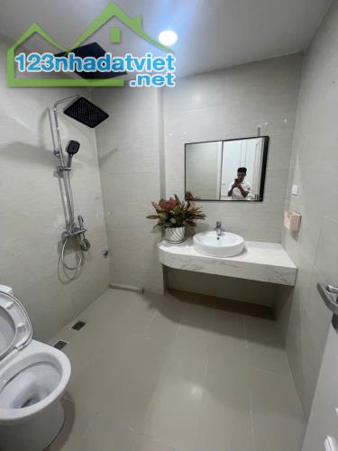 CHỈ 13,8 TỶ - NHÀ ĐẸP PHỐ NGỌC LÂM - 50M2 - ĐƯỜNG 2 Ô TÔ - PHÂN LÔ - DÂN TRÍ CAO - NGAY VƯ - 4