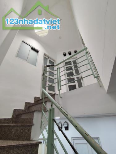 BÁN NHÀ QUẬN 3M HẺM 3M 70M2 2 TẦNG NỞ HẬU 8M 5 PN SÁT MẶT TIỀN TRẦN VĂN ĐANG 5.7 TỶ. - 2