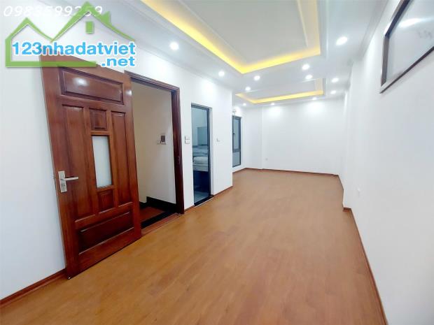 Siêu phẩm nhà 5 tầng - thang máy, ô tô 10m, VIEW đẹp 3 mặt thoáng - mỹ đình.

🏡 Diện