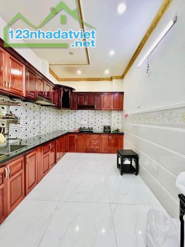 PHỐ ĂN UỐNG TÂN PHÚ - 90M2(4.2X20) NỞ HẬU - 3 TẦNG - ĐƯỜNG 10M GIÁ 12 TỶ NHỈNH XÍU TL - 2