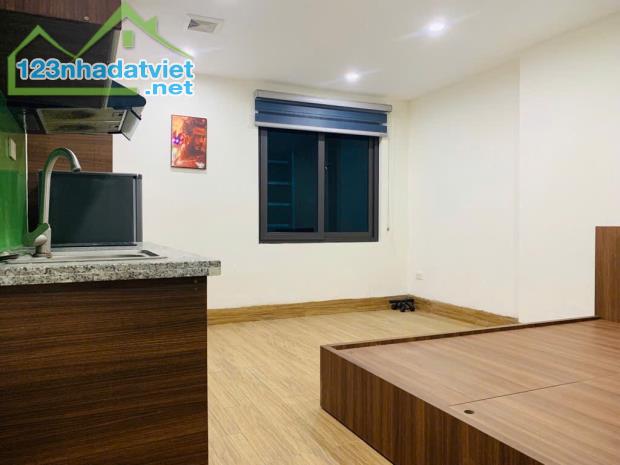 Bán gấp nhà Nhân Hoà-Thanh Xuân,dt 87.7m2, giá 9.25 tỷ, sổ nở hậu,10m ra ô tô tránh