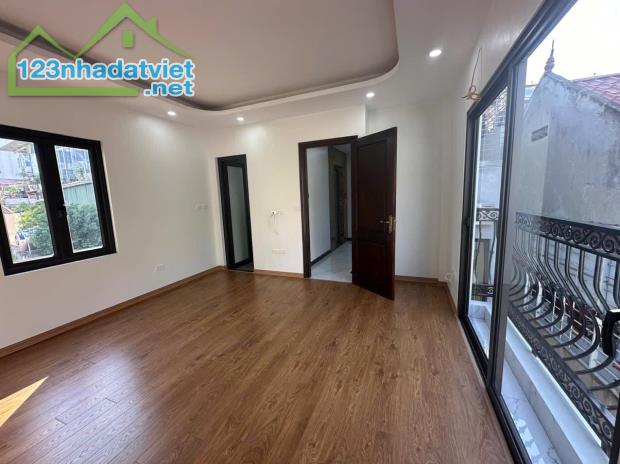 Bán nhà mặt phố Âu Cơ bên số lẻ, DT 128m, 7 tầng mới, thang máy, MT 5.7m, giá 51.5 tỷ. - 1