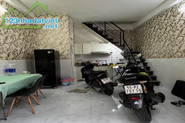 Bán nhà nhỏ Độc Lập, Tân Phú, 4 x 5m, trệt lửng lầu, 2 PN, ở luôn - Giá 2.5 tỷ TL
