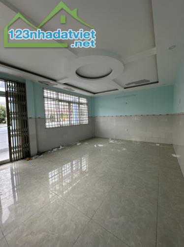 Bán nhà MT Dương Công Khi Tân Hiệp, Hóc Môn 2Tx 235 m2 . Giá chỉ 10.5 tỷ (TL) - 3