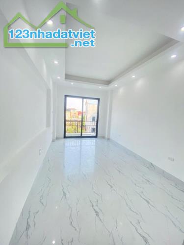 Gửi bán nhà 30m2 Đông La - Hoài Đức, vài bước ra đường lớn ô tô đỗ gần - 2