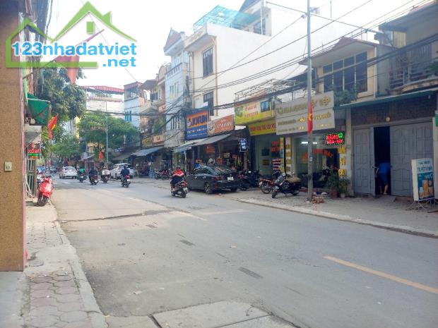 Bán nhà Đại Cát 38 m², 4 tầng, ô tô đỗ cửa giá 3.6 tỷ