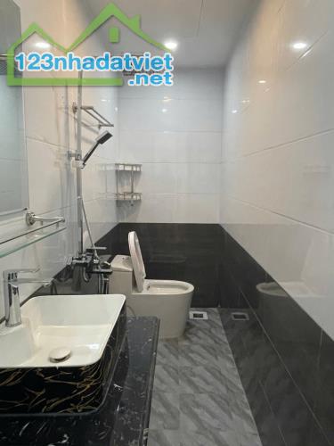 BÁN NHÀ PHỐ TRẦN KHÁT CHÂN, 37 M2, 5 TẦNG, MT 5M, TIỆN ÍCH NGẬP TRÀN. GIÁ 6.72 TỶ - 3