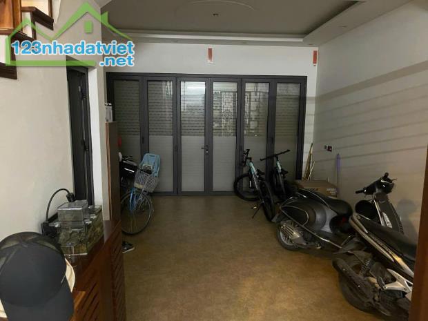 BÁN NHÀ ĐỨC DIỄN – 5 TẦNG, NGÕ THÔNG – 60M2, GARA O TÔ,  PHÚ DIỄN CHỈ 11 TỶ