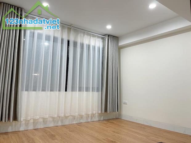 Xuân La, CCMN, tầng 1, DT55 m2, 2 phòng ngủ, vừa ở vừa kinh doanh Giá chào: nhỉnh 2,5 tỷ - 3