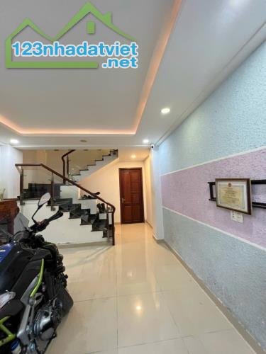 BÁN NHÀ 5 TẦNG - SIÊU PHẨM GÒ VẤP P10 - VIEW SÂN BAY - 42M2 -  - CHỈ NHỈNH 5 TỶ - 2