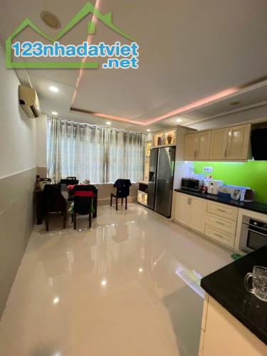 BÁN NHÀ 5 TẦNG - SIÊU PHẨM GÒ VẤP P10 - VIEW SÂN BAY - 42M2 -  - CHỈ NHỈNH 5 TỶ - 3