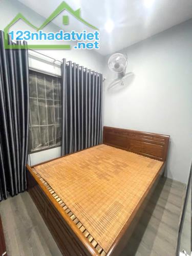 BÁN NHÀ TẬP THỂ VĨNH HỒ, ĐỐNG ĐA, T2, 50M2, 2 NGỦ, 2.55 TỶ.