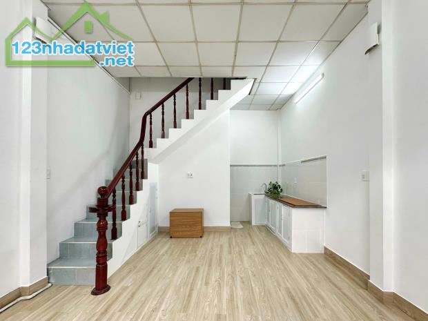 HẺM PHÒNG CÔNG CHỨNG SỐ 6 - Ô TÔ 7 CHỖ NGỦ TRONG NHÀ - 30M2 - 2 TẦNG - 4.1 TỶ. - 4