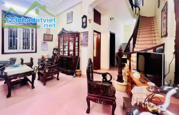 BÁN NHÀ PHỐ TRẦN KHÁT CHÂN. HAI BÀ TRƯNG🏠 75m 4t. Mt7m.