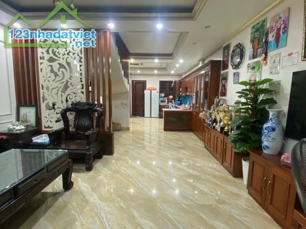 P/Lô QUÂN ĐỘI - Ô TÔ KINH DOANH - VỈA HÈ RỘNG HỒ LINH ĐÀM, DT 55m2, NHỈNH 13 tỷ - 4