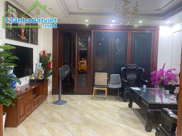 P/Lô QUÂN ĐỘI - Ô TÔ KINH DOANH - VỈA HÈ RỘNG HỒ LINH ĐÀM, DT 55m2, NHỈNH 13 tỷ - 3