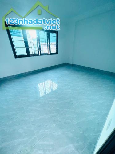 Bán nhà 3 tầng mới xây Vĩnh Quỳnh, Thanh Trì, Diện tích: 63m2, giá bán 4,x tỷ.