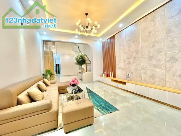 Kèo thơm xuất hiện, Nhà 1 trệt 1 lầu 100m2 thổ cư 100%