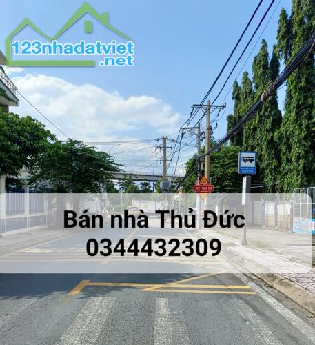 Bán nhà Thủ Đức, Mặt tiền đường, Xa lộ Hà Nội, Ngay Đại học Hutech, 176 m2, Ngang 12m - 2