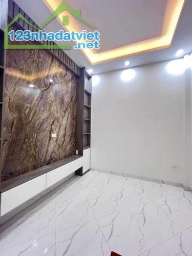 Bán Nhà Tổ 12 Mậu Lương 30m2 5 Tầng MT 3.3 4.99 Tỷ - 4