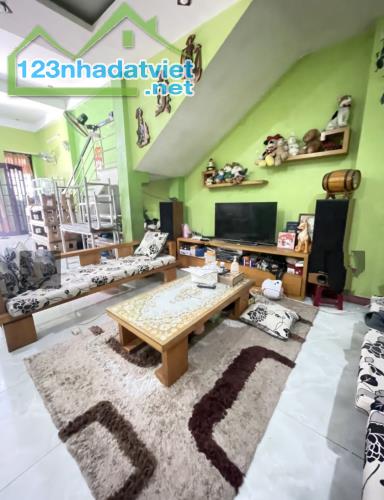 BÁN NHÀ ĐƯỜNG NGUYỄN HUY TƯỞNG 👉ĐÀ NẴNG👉Giá 5,55 tỷ.  - DT 73m2 ngang 4,67 x 15,5m