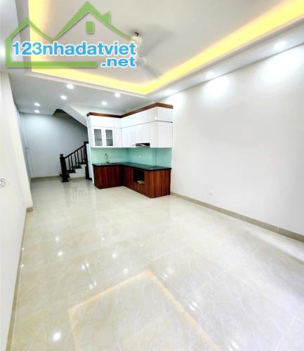 Bán Căn Phân Khúc Hiếm, 30m2, 5 Tầng Ngọc Thụy, LB, Ô Tô Cách Nhà 15m, Ngõ Thông - 5.49 Tỷ - 2