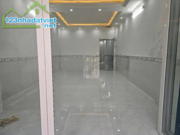 BÁN NHÀ MỚI VÀO Ở LIỀN- TRUNG TÂM Q7- DT: KHỦNG NGANG 4,5 x 22 m - SHR- GIÁ SIÊU RẺ - 3