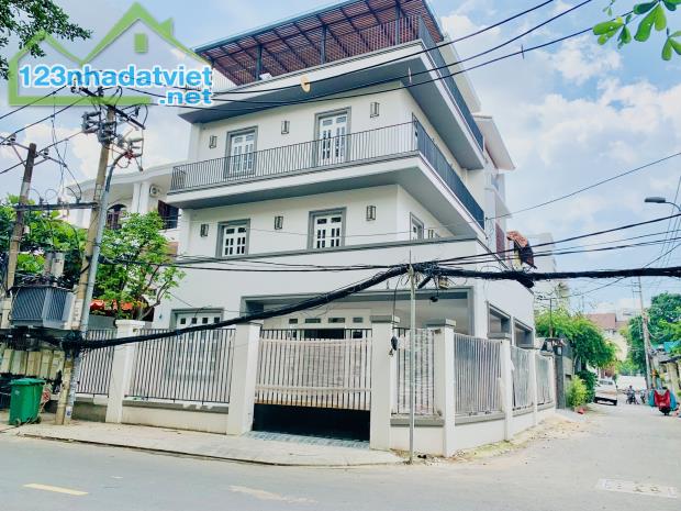 Bán Nhà Góc 2 Mặt Tiền Đường Thái Ly,Thảo Điền,Q2 DT:174m2(10mx17,5m)Trệt 2 Lầu Sân Thượng