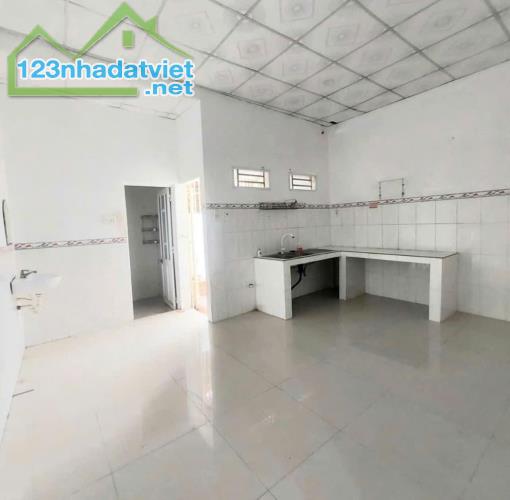 Ra gấp để  căn nhà cấp 4 mới sửa để trả nợ ở 1 sẹc  Trịnh Thị Miếng Hóc Môn 680tr ,116m2 - 1