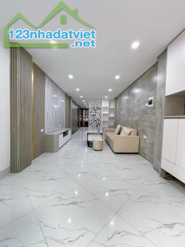 Bán nhà Tập thể Tầng 1 Thanh Xuân Nam, Q Thanh Xuân, Hà Nội. Dt 75m2, 3 ngủ và 2Wc, Ô tô - 4