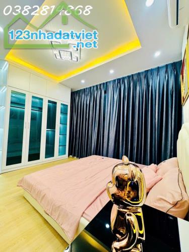 VĂN CHƯƠNG 1 -ĐỐNG ĐA-THANG MÁY-DT:30M2- 5,5 TẦNG -MẶT TIỀN 4,5M -GIÁ 8XTY--OTO CHẠY VÒNG - 1