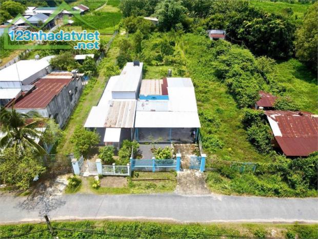 Cần bán nhà vườn 1100m2, Nguyễn Thị Rành, An Nhơn Tây, Củ Chỉ. Giá 4.2 tỷ