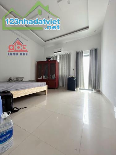 Bán nhá 1 trệt 2 lầu mặt tiền Nguyễn Ái Quốc, Tân Hiệp, Biên Hòa, 147m2, giá 9 tỷ 500.