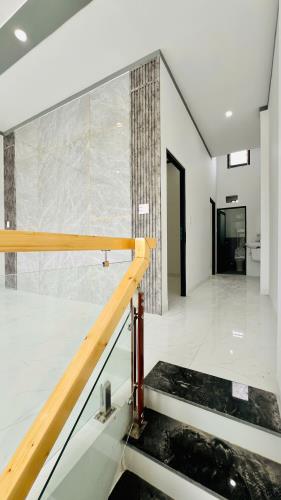 🏡 Nhà đẹp 1 trệt 1 lầu mới xây ngay cuối đường Đồng Khỏi mới xây DT 20x5 sổ riêng - có ng - 2