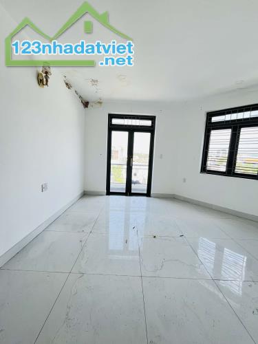 NGỘP NẶNG! giảm 1.7 tỷ, giá mới 6.3 tỷ, Tô Ngọc Vân, Q12, hẻm TẢI thông, 5T x 60m2. - 4