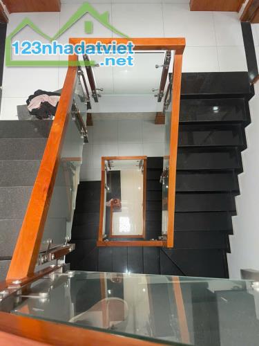 Bán nhà mới 4 lầu (4x20) MT Huỳnh Thị Hai, Tân Chánh Hiệp, Quận 12 giá rẻ 8.8 tỷ