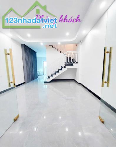 Bán nhà 3 tầng mới tinh ở xóm Chám, Định Trung, lh 0855.974.289