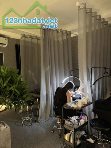 CẦN SANG NHƯỢNG TIỆM NAIL, MI, GỘI ĐẦU  Vị Trí : đường Đặng Thuỳ Trâm, p13 Bình Thạnh, Hồ - 1