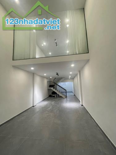 Nhà Bán Trần Hưng Đạo(Ngay Khách Sạn Đồng Khánh) Q.5 - 72m²(4 x 18) - 2 lầu - 5PN , - 3